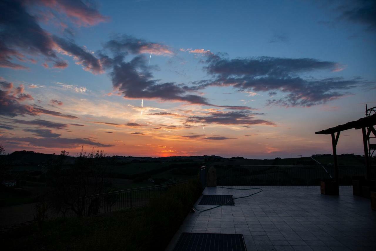 Agriturismo Vallelunga 安科纳 外观 照片